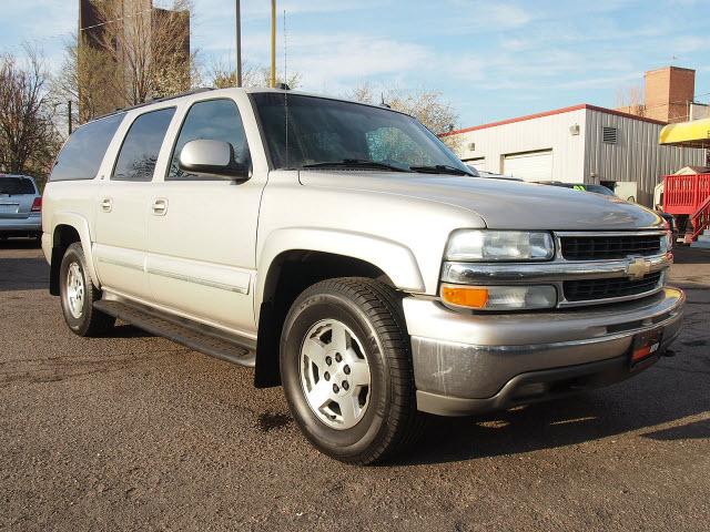 Photo of 2004 Chevrolet Suburban