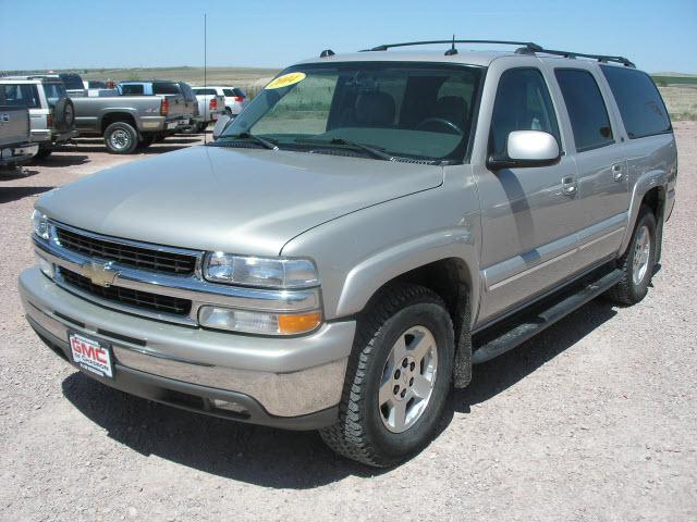 Photo of 2004 Chevrolet Suburban