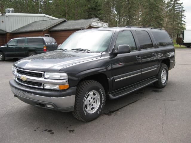 Photo of 2004 Chevrolet Suburban