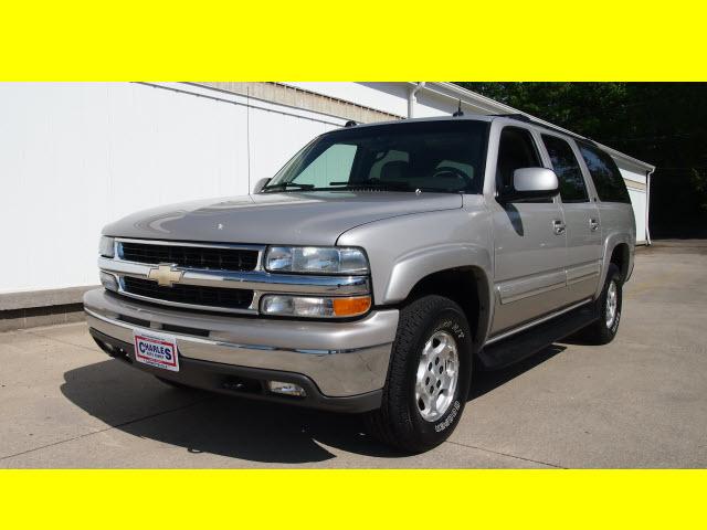 Photo of 2004 Chevrolet Suburban