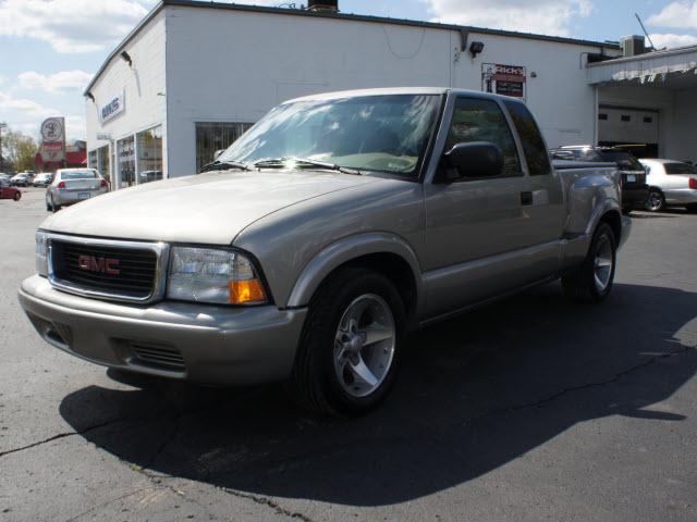 Photo of 2002 GMC Sonoma