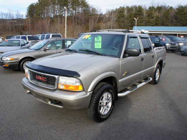 Photo of 2004 GMC Sonoma