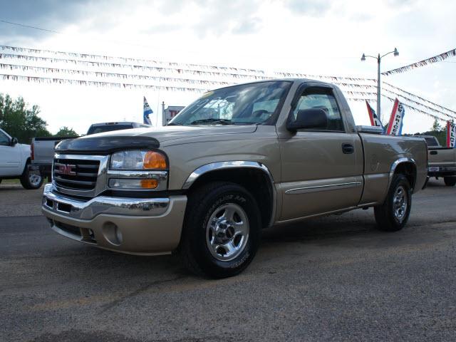 Photo of 2004 GMC Sierra 1500