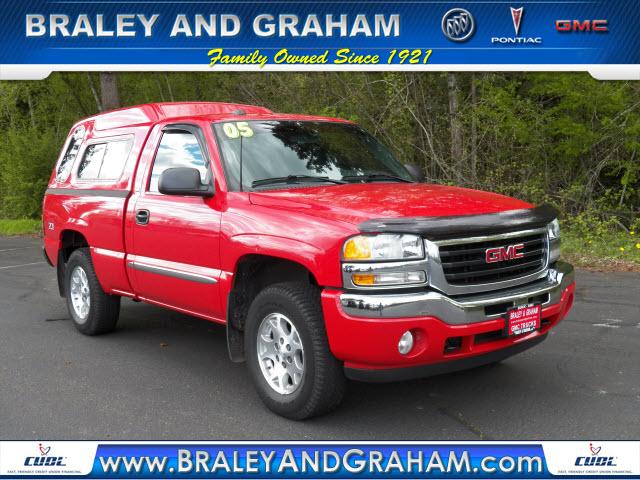 Photo of 2005 GMC Sierra 1500