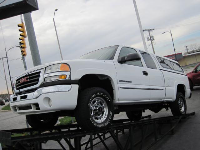 Photo of 2003 GMC Sierra 2500HD
