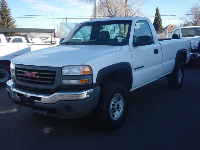 Photo of 2005 GMC Sierra 2500HD