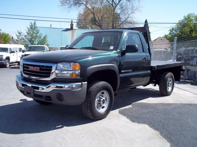Photo of 2004 GMC Sierra 2500HD