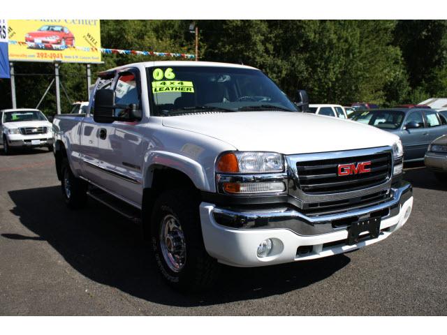 Photo of 2006 GMC Sierra 2500HD