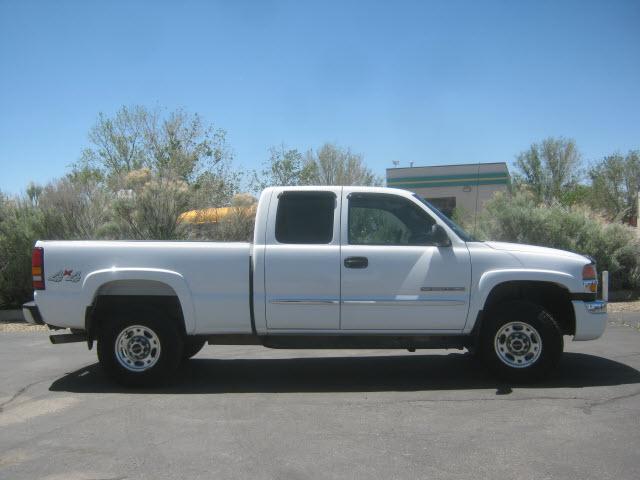 Photo of 2003 GMC Sierra 2500HD