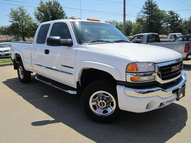 Photo of 2003 GMC Sierra 2500HD
