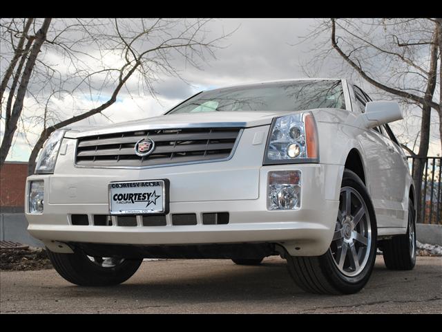 Photo of 2004 Cadillac SRX