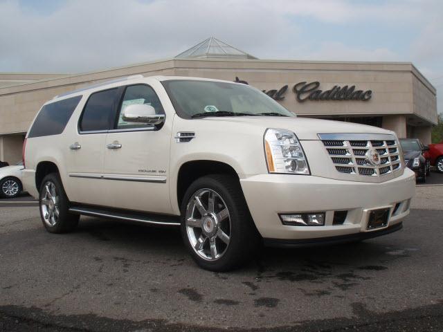 Photo of 2011 Cadillac Escalade ESV
