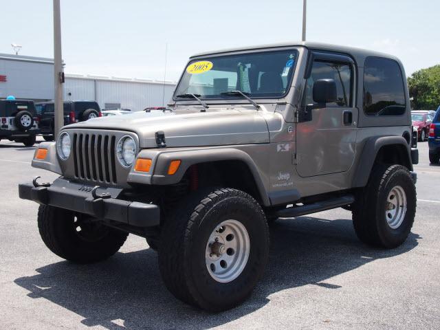 Photo of 2005 Jeep Wrangler
