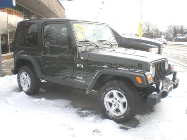 Photo of 2005 Jeep Wrangler