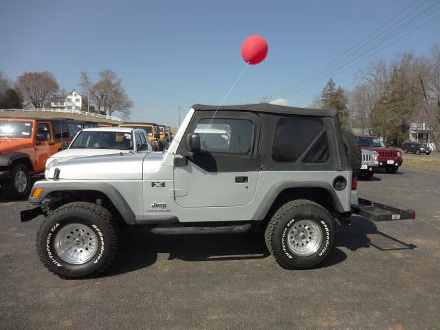 Photo of 2003 Jeep Wrangler