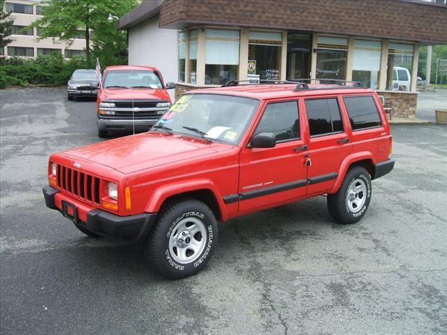 Photo of 2000 Jeep Cherokee