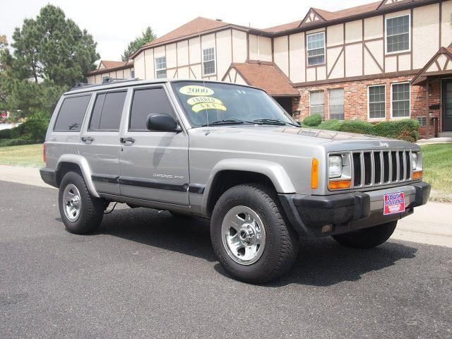 Photo of 2000 Jeep Cherokee