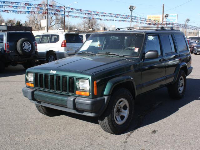 Photo of 2000 Jeep Cherokee