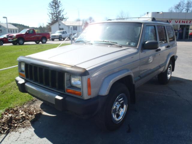 Photo of 2000 Jeep Cherokee