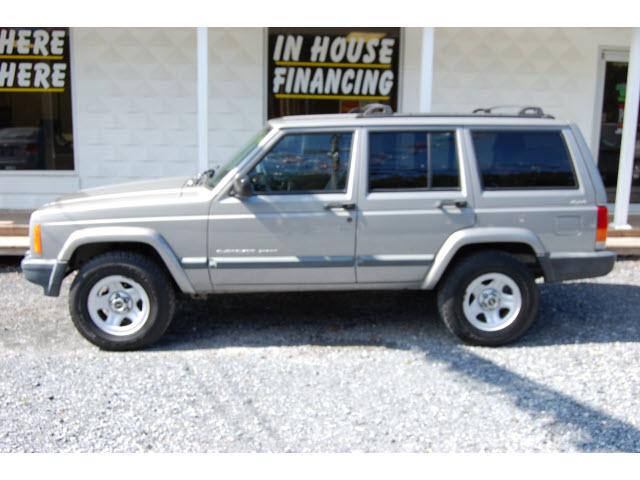 Photo of 2000 Jeep Cherokee