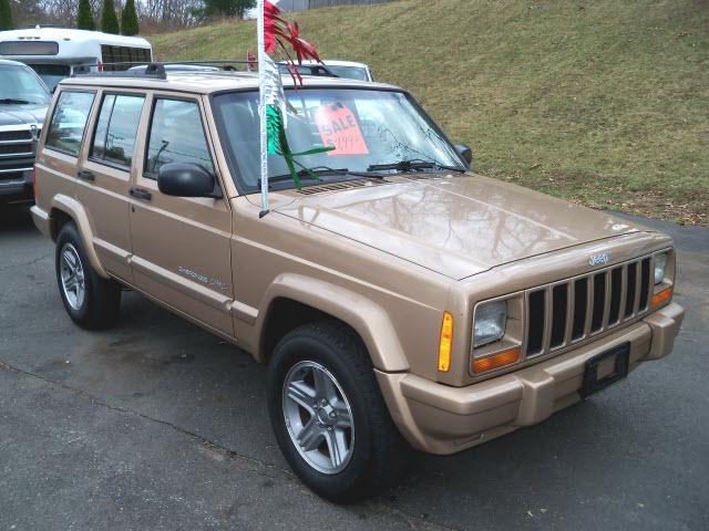 Photo of 2000 Jeep Cherokee