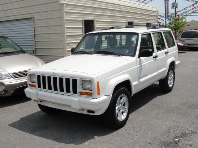 Photo of 2001 Jeep Cherokee