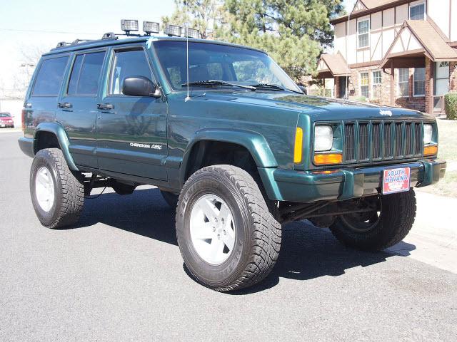 Photo of 2000 Jeep Cherokee
