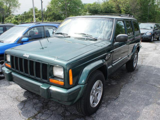 Photo of 2001 Jeep Cherokee