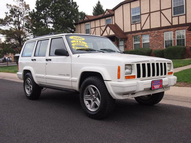 Photo of 2000 Jeep Cherokee