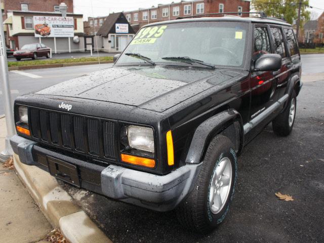 Photo of 1999 Jeep Cherokee