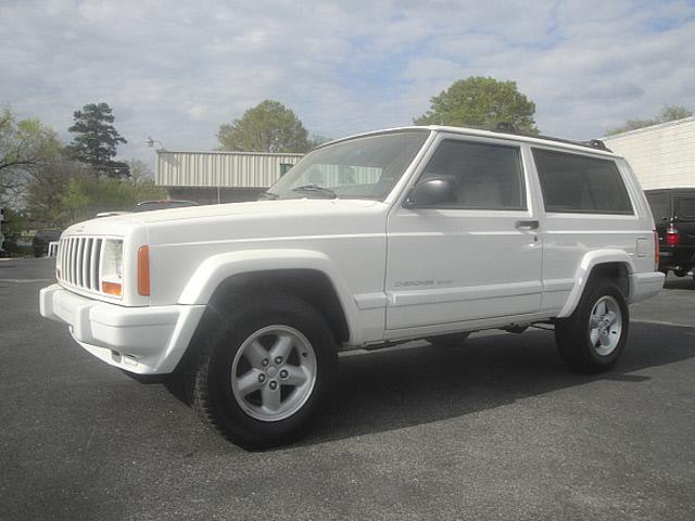 Photo of 1999 Jeep Cherokee
