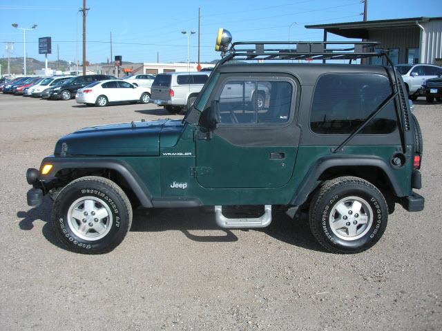 Photo of 1999 Jeep Wrangler