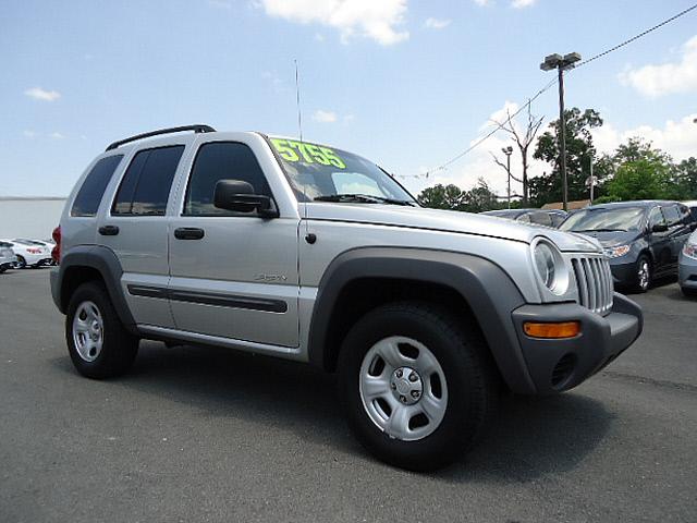 Photo of 2004 Jeep Liberty