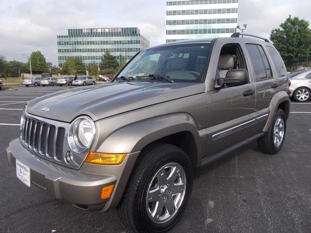 Photo of 2005 Jeep Liberty
