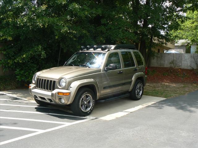 Photo of 2004 Jeep Liberty