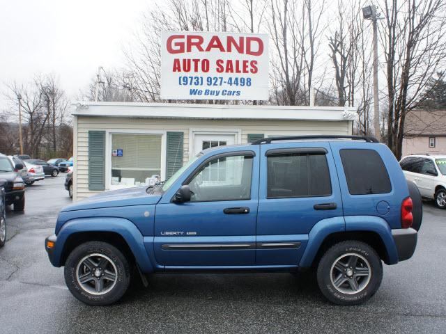 Photo of 2004 Jeep Liberty
