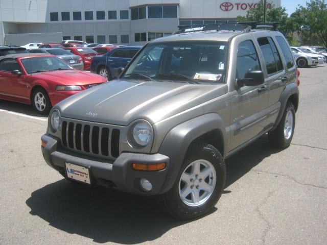 Photo of 2004 Jeep Liberty