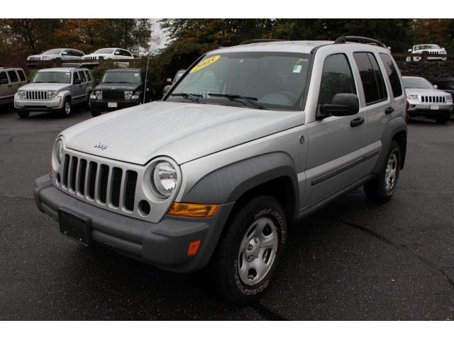 Photo of 2005 Jeep Liberty