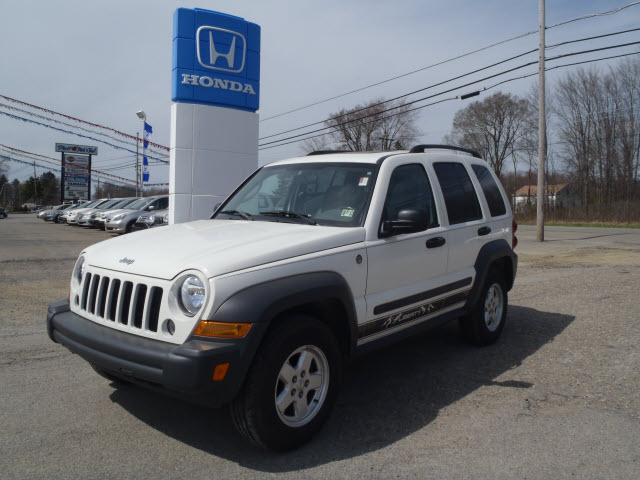 Photo of 2006 Jeep Liberty
