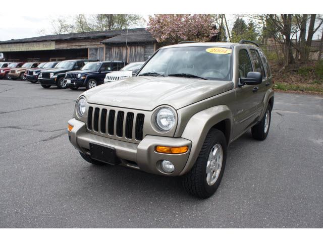 Photo of 2004 Jeep Liberty