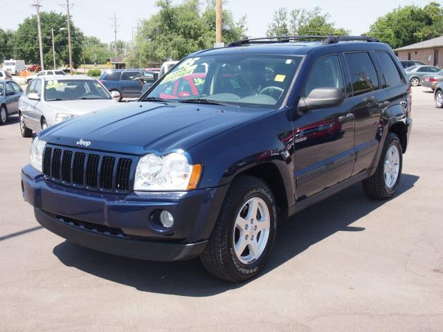 Photo of 2005 Jeep Grand Cherokee