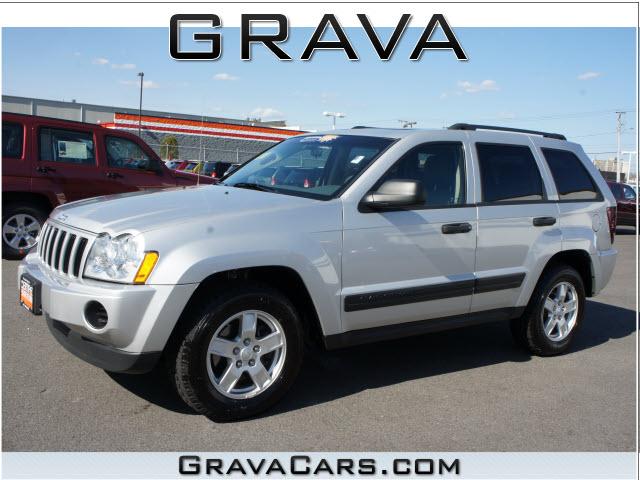 Photo of 2005 Jeep Grand Cherokee