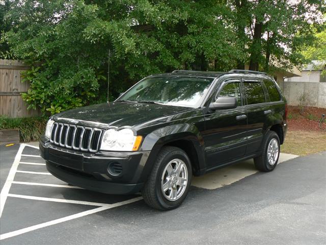 Photo of 2005 Jeep Grand Cherokee