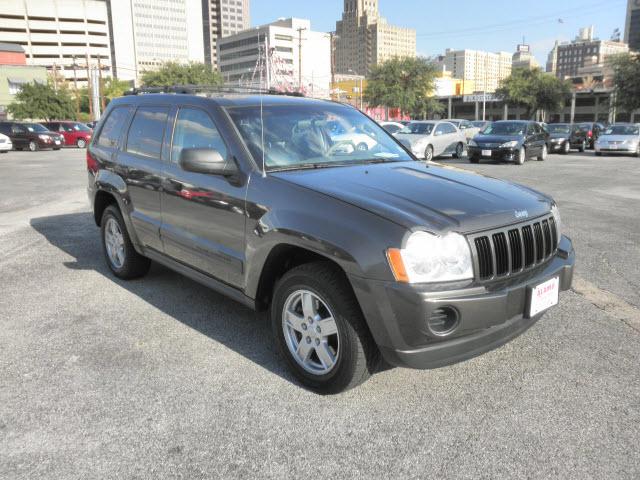 Photo of 2005 Jeep Grand Cherokee