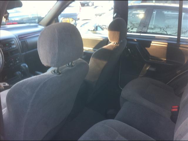 Photo of 2000 Jeep Grand Cherokee