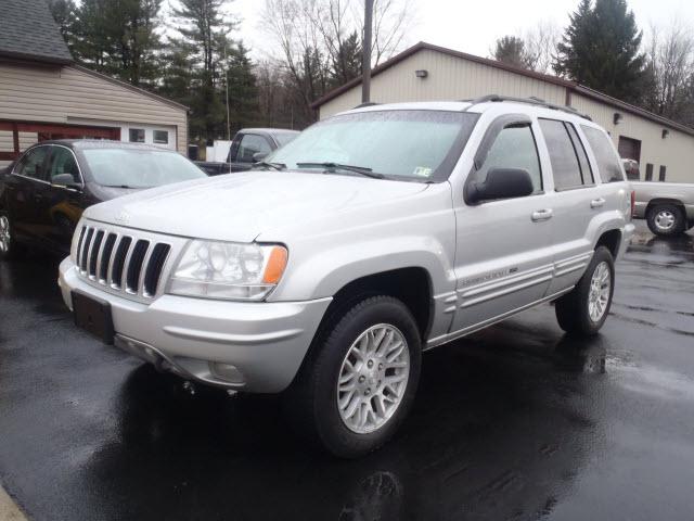 Photo of 2003 Jeep Grand Cherokee