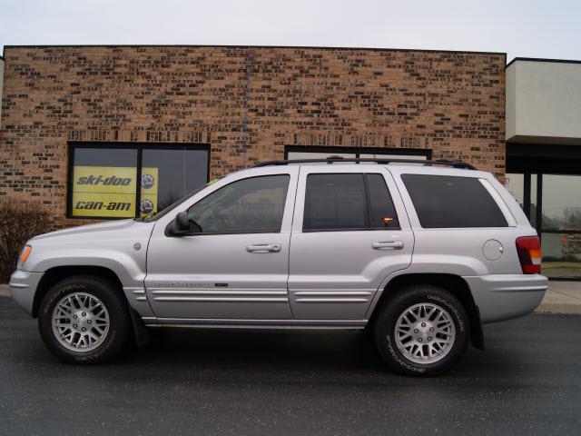 Photo of 2004 Jeep Grand Cherokee