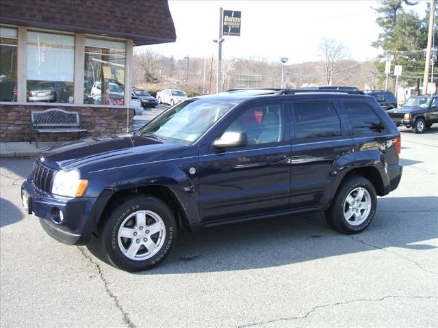 Photo of 2005 Jeep Grand Cherokee