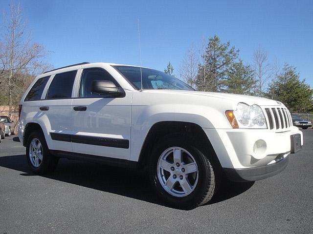 Photo of 2005 Jeep Grand Cherokee