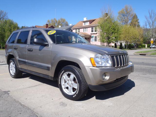 Photo of 2005 Jeep Grand Cherokee